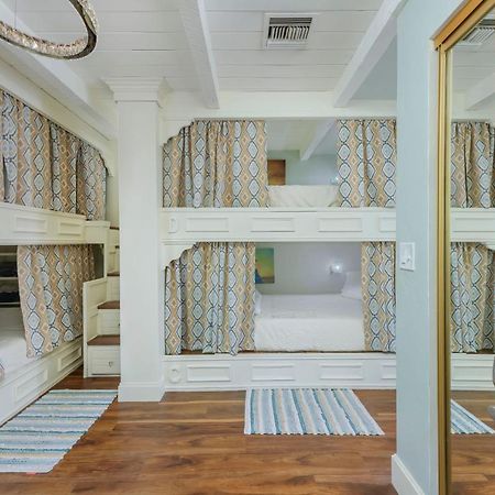 Smart Solution - Individual Private Bed-Pods In Gorgeous Shared Space - Women Only Dorm In Room 5 - Coed House - Full-Sized Mattresses In Individual Pods - With Built-In Private Storage - Gorgeous Shared Room - Affordable Luxury - Sparrow House Phoenix Esterno foto